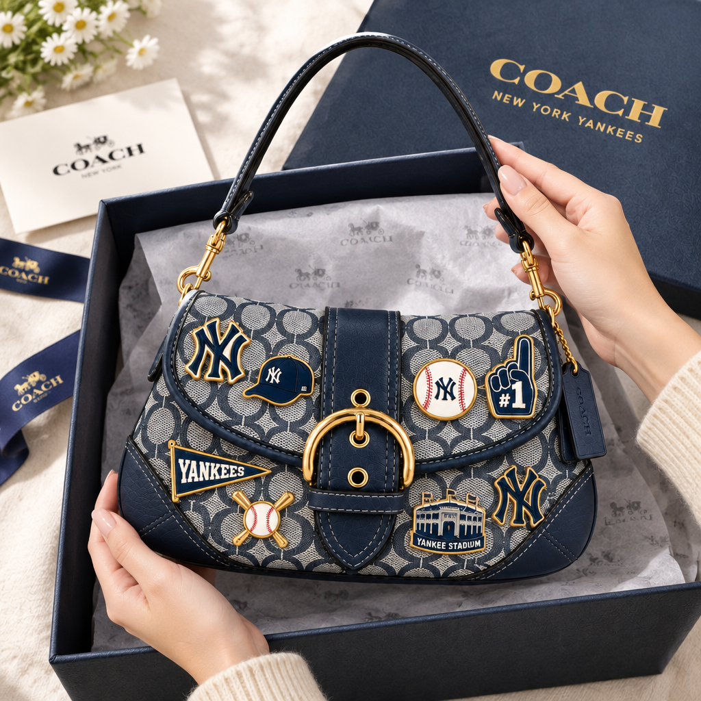 New York Yankees Soho Bag With Charm